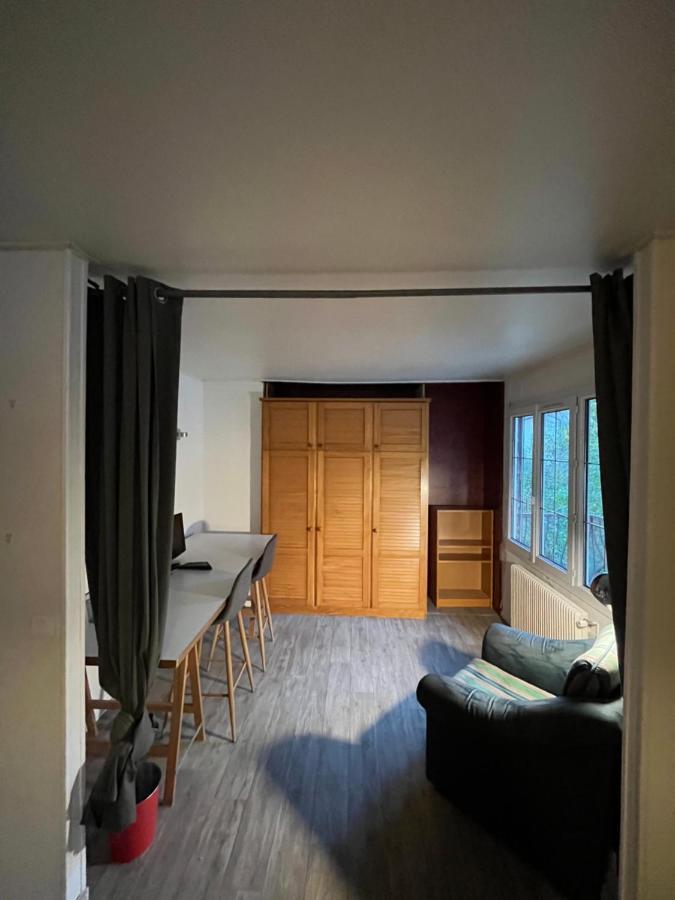 Appartement Fond De Jardin 1 Etage Palaiseau Dış mekan fotoğraf