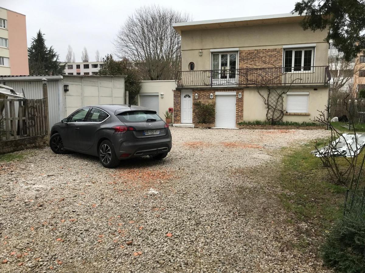 Appartement Fond De Jardin 1 Etage Palaiseau Dış mekan fotoğraf
